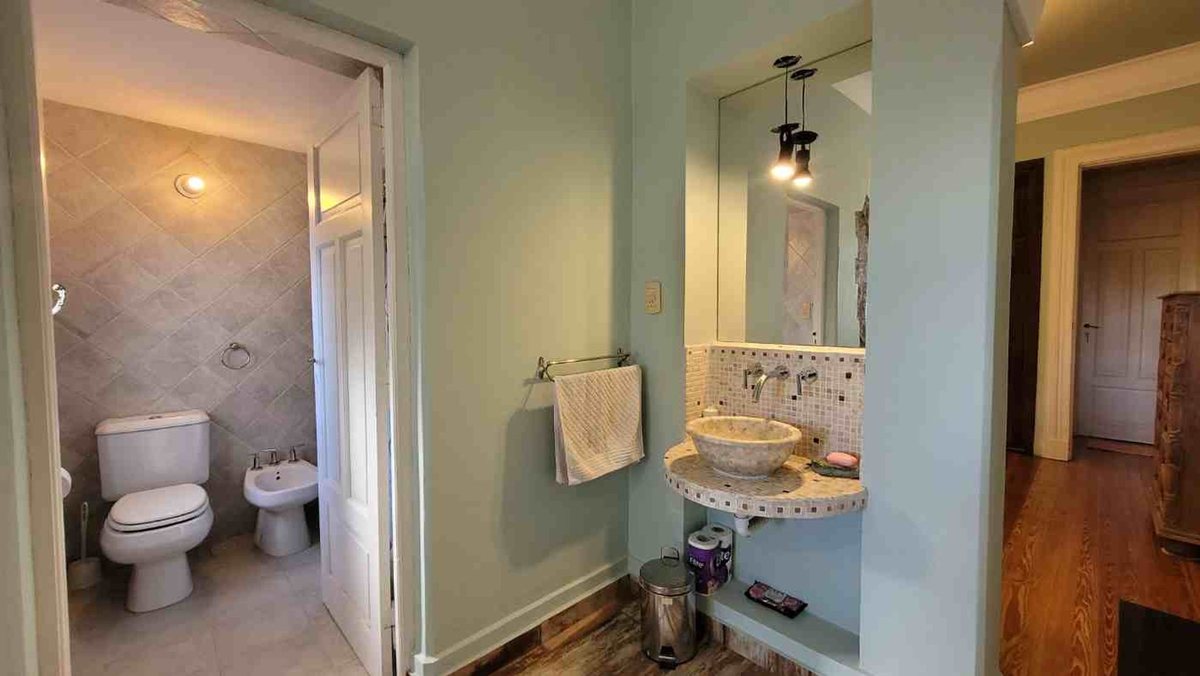 Fotografía de Habitaciones y Baños correspondiente a Hotel en Barrio Punilla, La Falda.