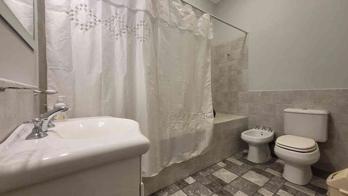 Fotografía de Habitaciones y Baños correspondiente a Hotel en Barrio Punilla, La Falda.