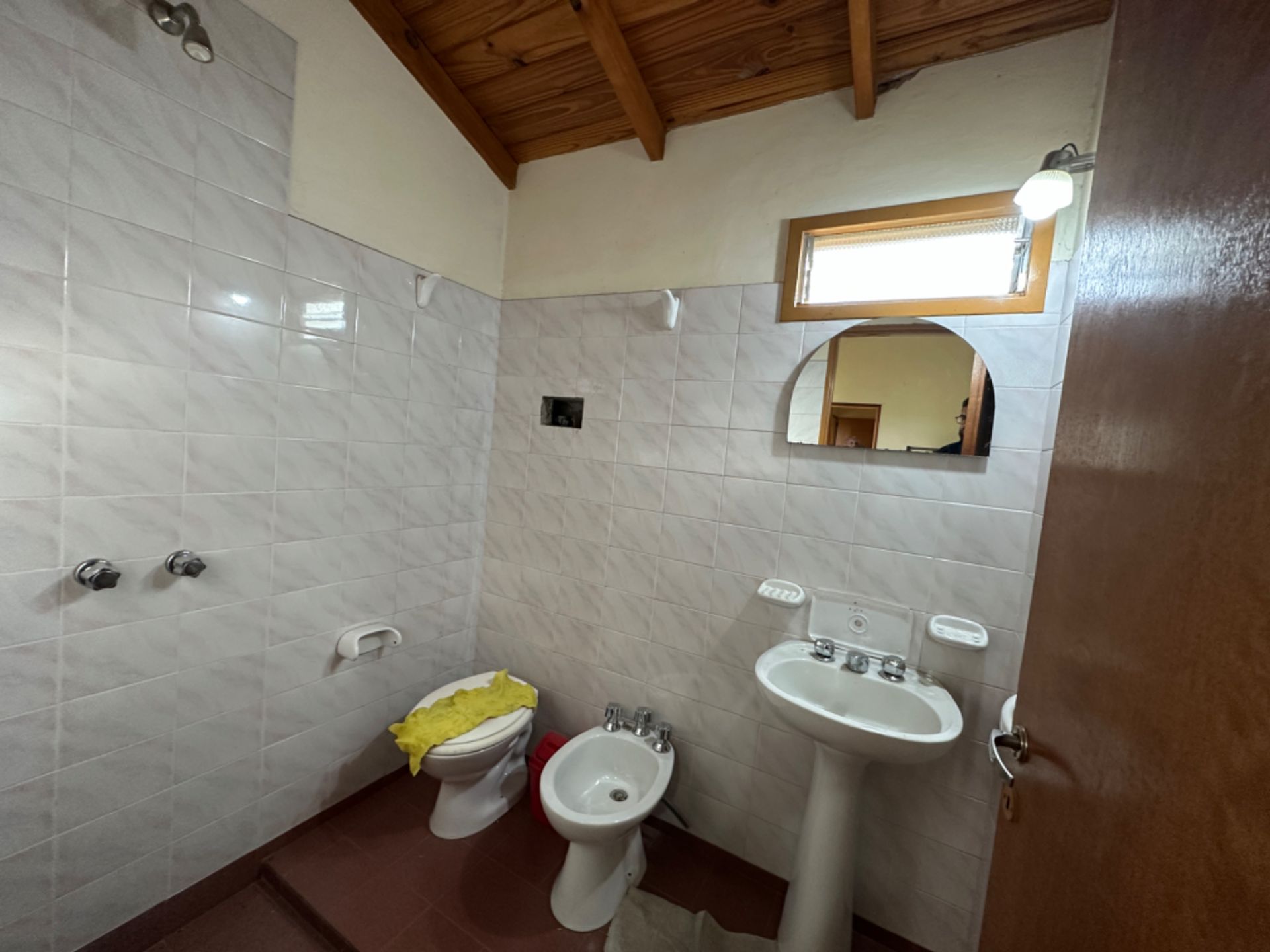 Fotografía de Habitaciones y Baños correspondiente a Local en Barrio Mina Clavero, Mina Clavero.