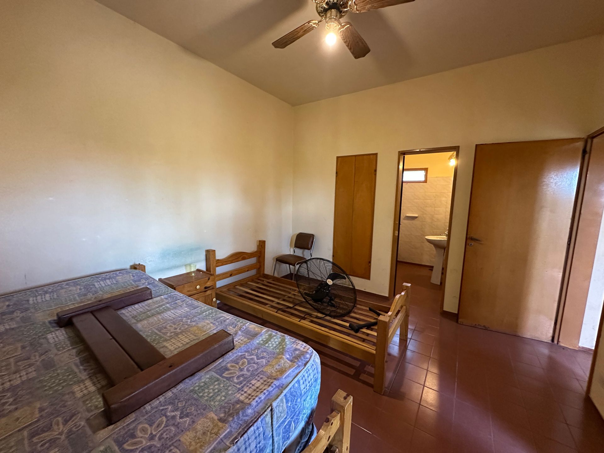 Fotografía de Habitaciones y Baños correspondiente a Local en Barrio Mina Clavero, Mina Clavero.