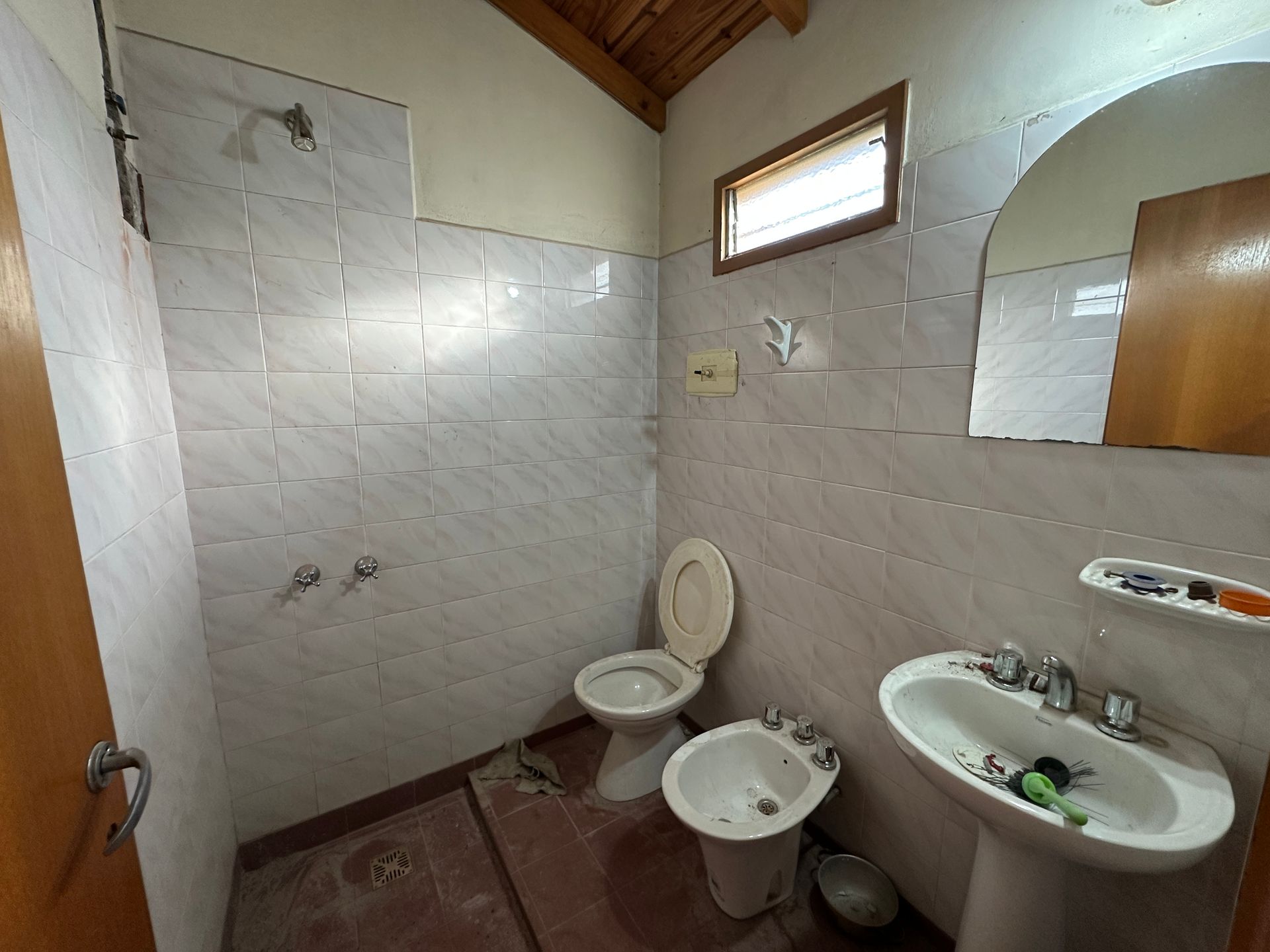 Fotografía de Habitaciones y Baños correspondiente a Local en Barrio Mina Clavero, Mina Clavero.