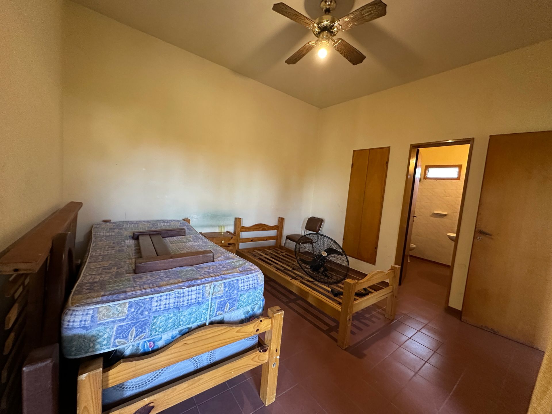 Fotografía de Habitaciones y Baños correspondiente a Local en Barrio Mina Clavero, Mina Clavero.