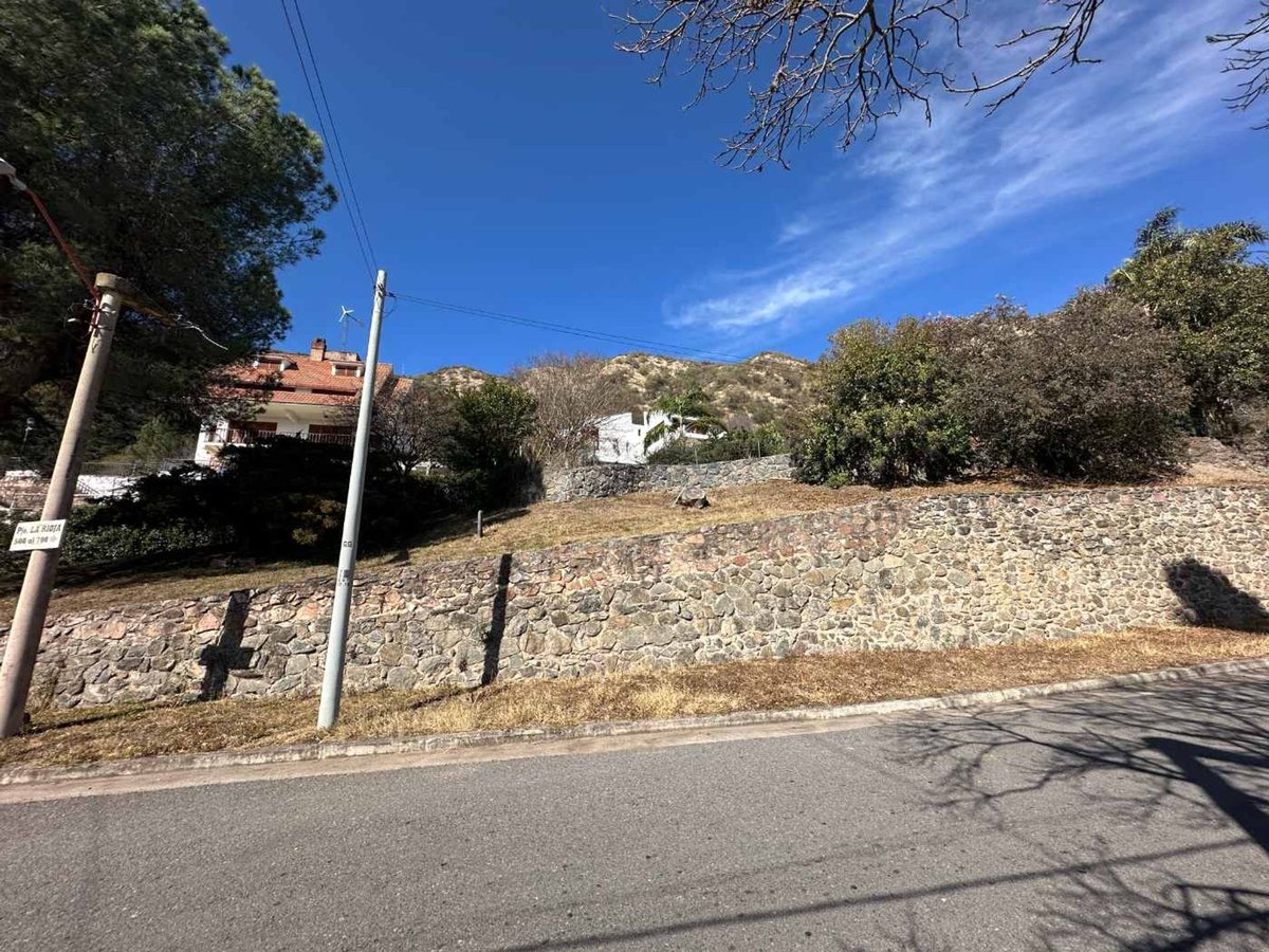 Fotografía de Frentes y Fachadas correspondiente a Terrenos_y_lotes en Barrio Villa Carlos Paz, Villa Carlos Paz.