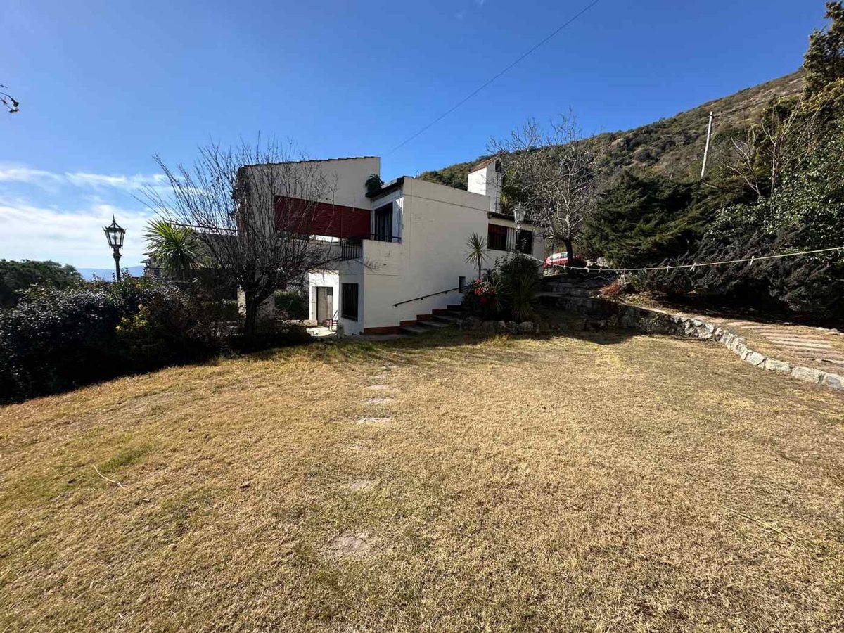 Fotografía de Frentes y Fachadas correspondiente a Terrenos_y_lotes en Barrio Villa Carlos Paz, Villa Carlos Paz.