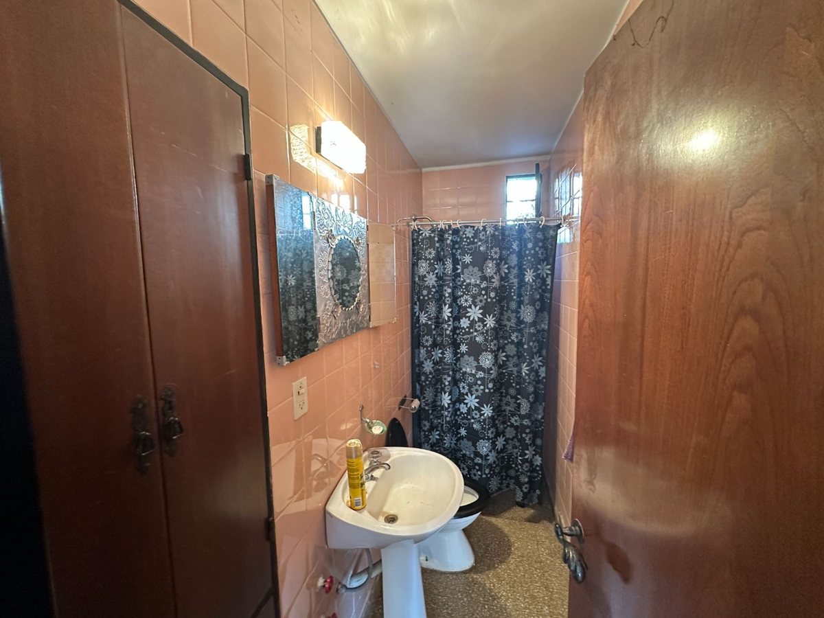 Fotografía de Habitaciones y Baños correspondiente a Terrenos_y_lotes en Barrio Villa Carlos Paz, Villa Carlos Paz.
