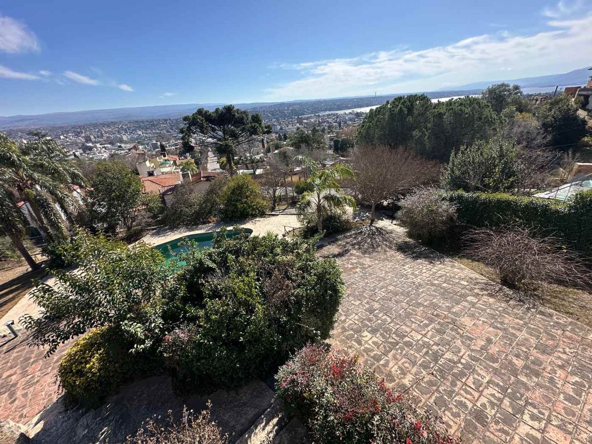 Fotografía de Patios y Exteriores correspondiente a Terrenos_y_lotes en Barrio Villa Carlos Paz, Villa Carlos Paz.
