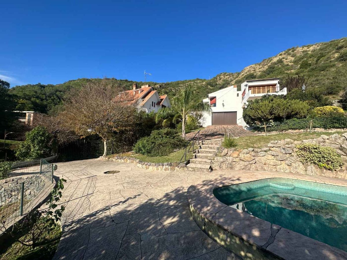 Fotografía de Patios y Exteriores correspondiente a Terrenos_y_lotes en Barrio Villa Carlos Paz, Villa Carlos Paz.