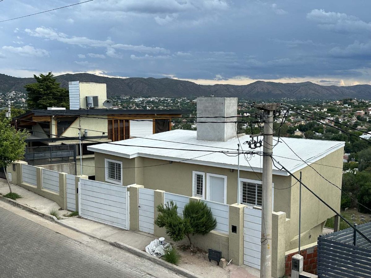 Miniatura 3 — Venta Casa Dúplex / PH Calle Pública 100 Los Lapachos 200