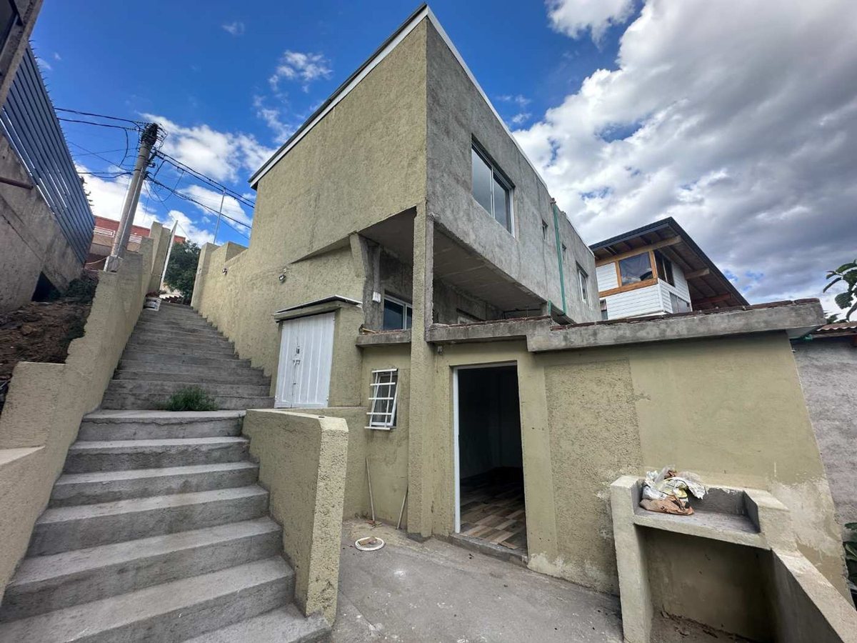 Miniatura 2 — Venta Casa Dúplex / PH Calle Pública 100 Los Lapachos 200