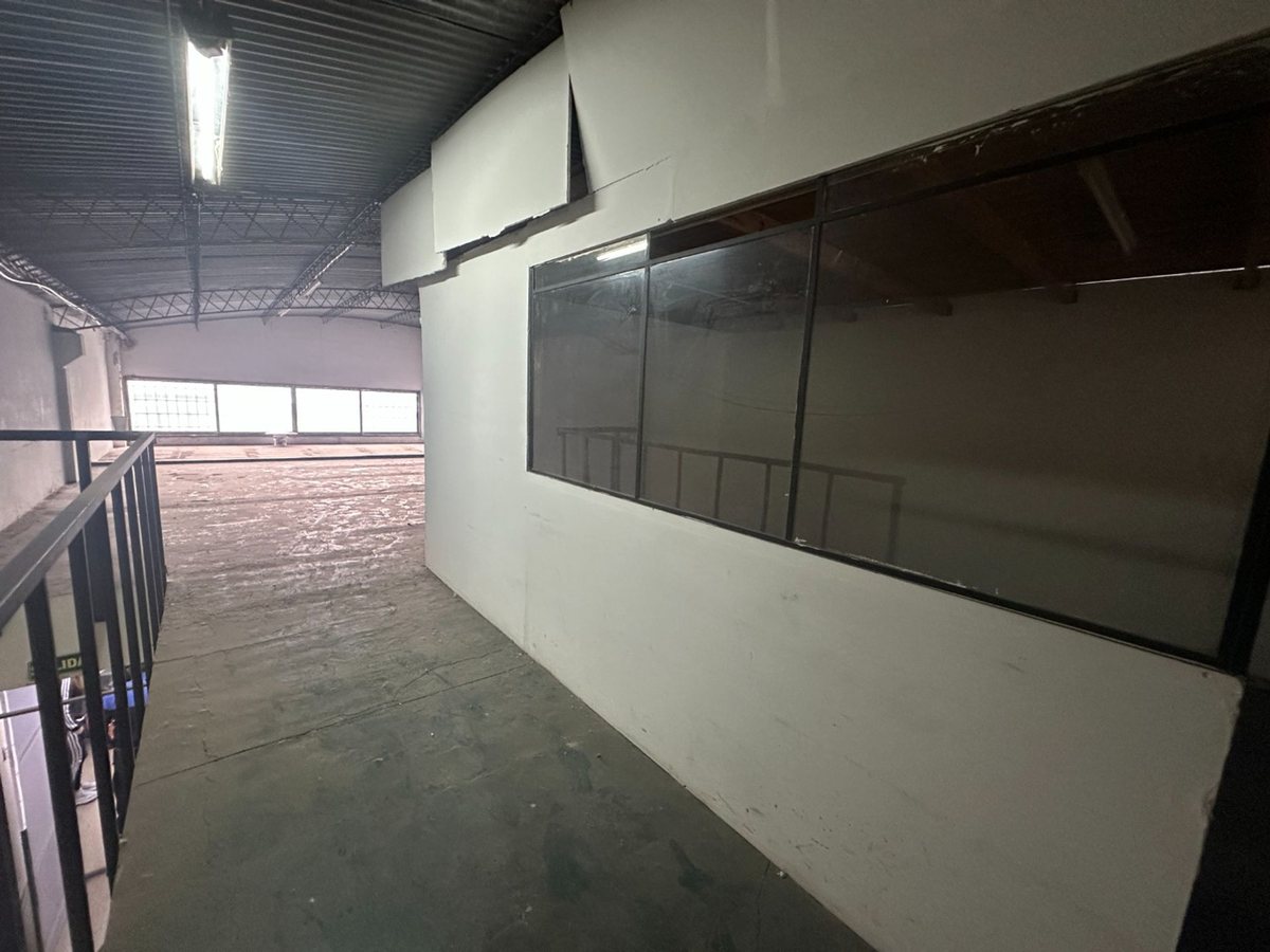 Miniatura 39 — Venta Local / Galpón Comercial Ameghino Sud