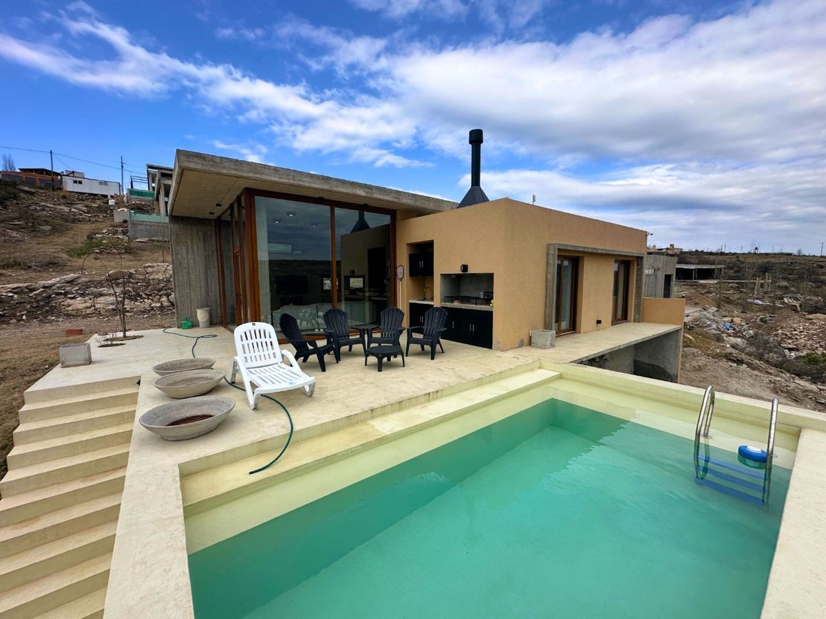 Miniatura 3 — Venta Casa Calle Pública 100 Capuchina S/n Mza 38 Lote 33 los Quimbaletes - Villa Girdino 0