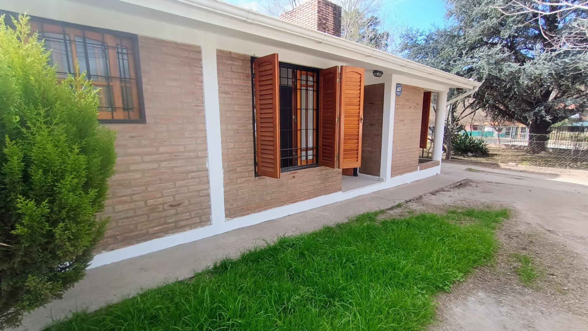 Vista principal de Casa en Barrio Tirana 100