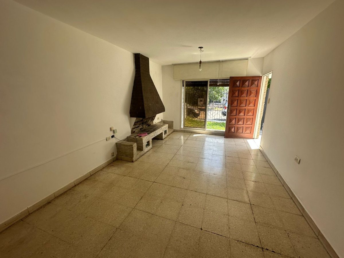 Miniatura 5 — Venta Casa Calle Pública 100 Paso de Uspallata 2000