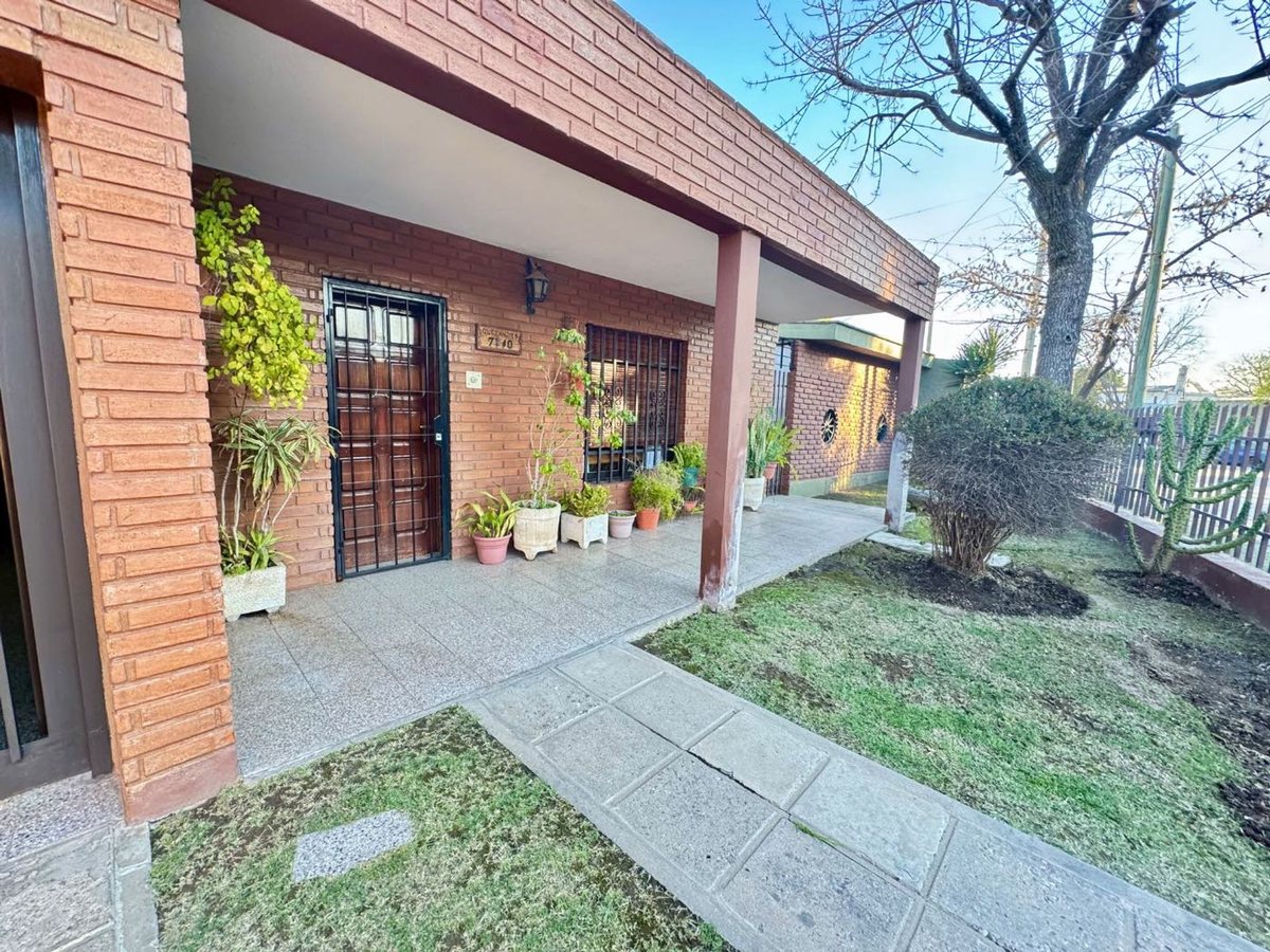 Miniatura 3 — Venta Casa Calle Pública 100 Querandies 7800