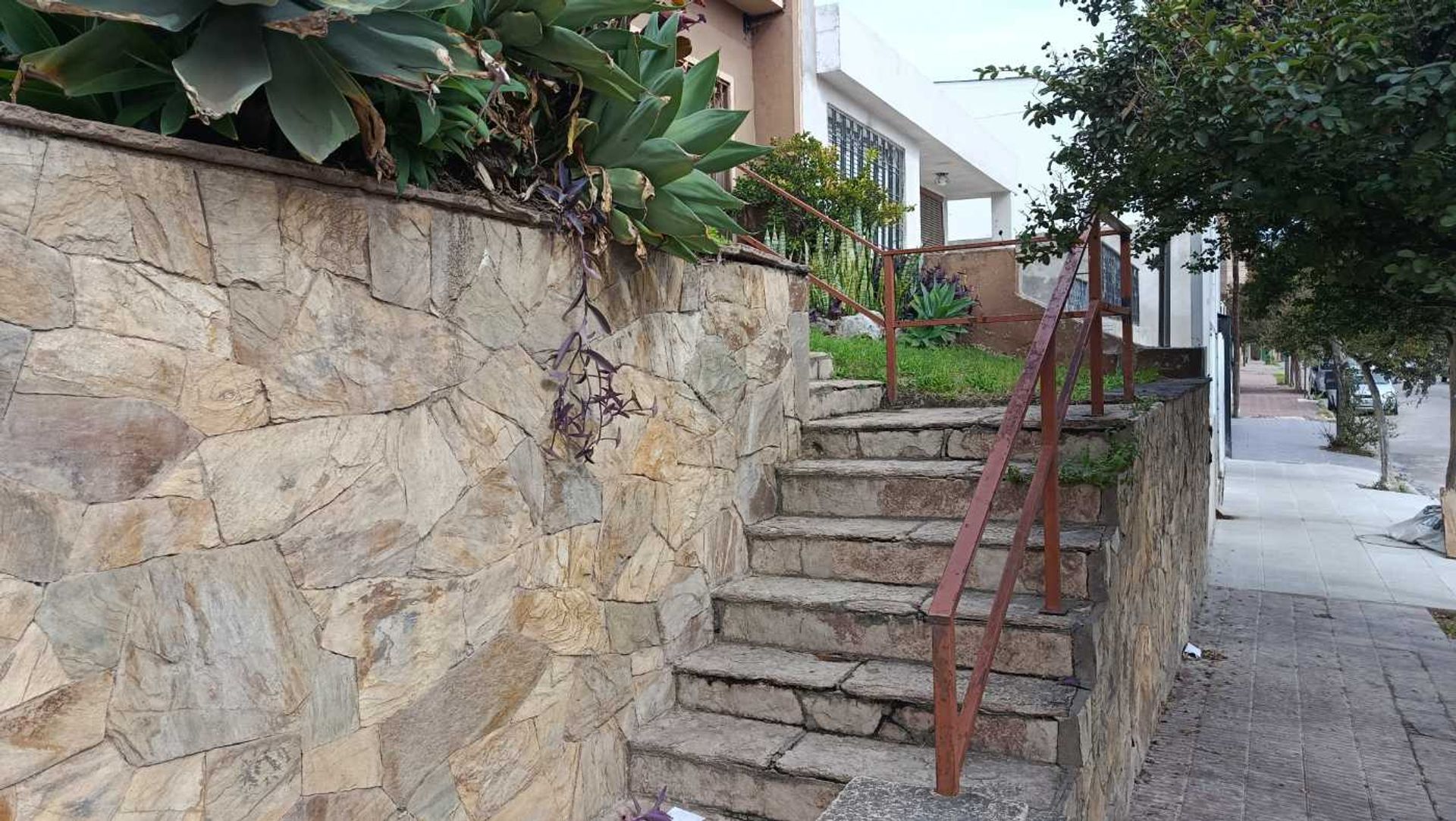Miniatura 3 — Venta Casa Calle Pública 100 Esposos Curie 1500