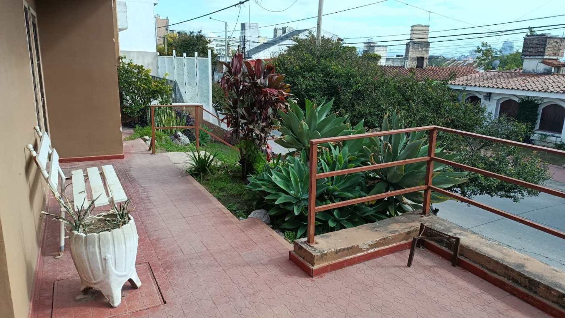 Miniatura 2 — Venta Casa Calle Pública 100 Esposos Curie 1500