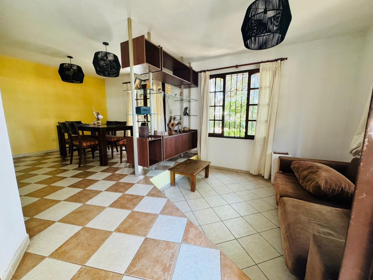Miniatura 4 — Venta Casa Calle Pública 100 Las Acacias 100