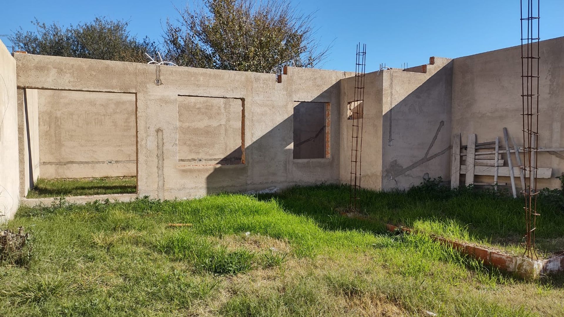 Miniatura 3 — Venta Casa Calle Pública 100 Avdor Silvio Pettirossi 2800