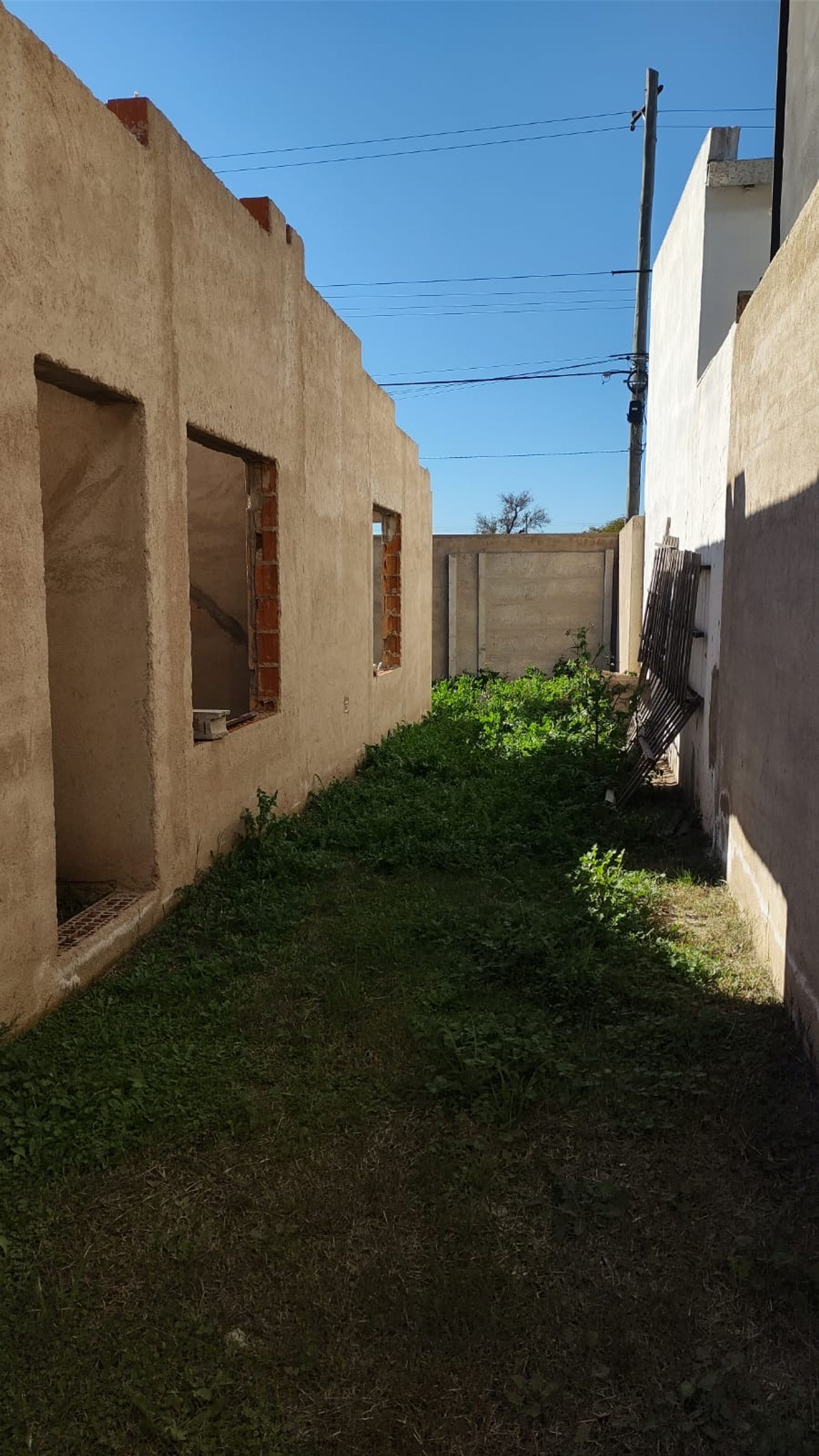 Miniatura 2 — Venta Casa Calle Pública 100 Avdor Silvio Pettirossi 2800