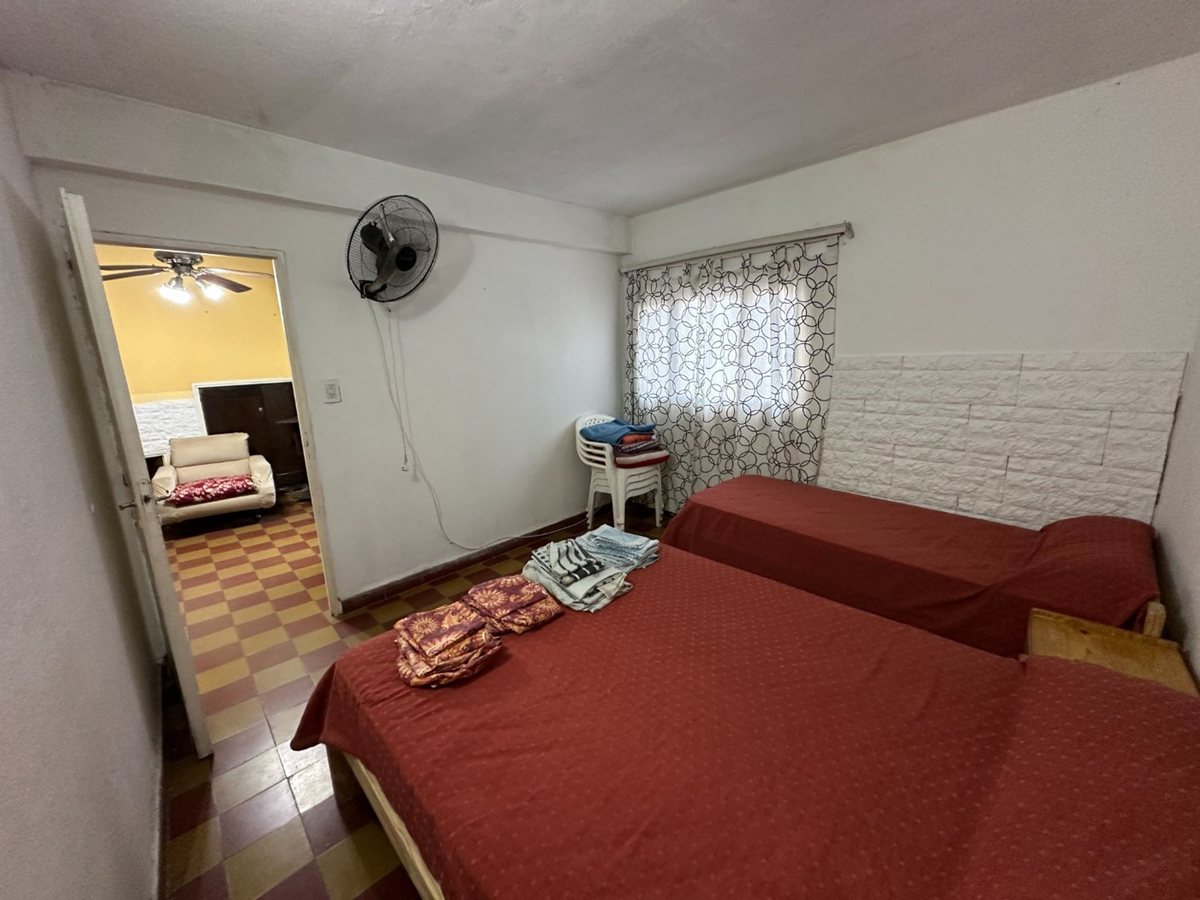 Miniatura 5 — Venta Casa Calle Pública 100 Sarmiento 1400