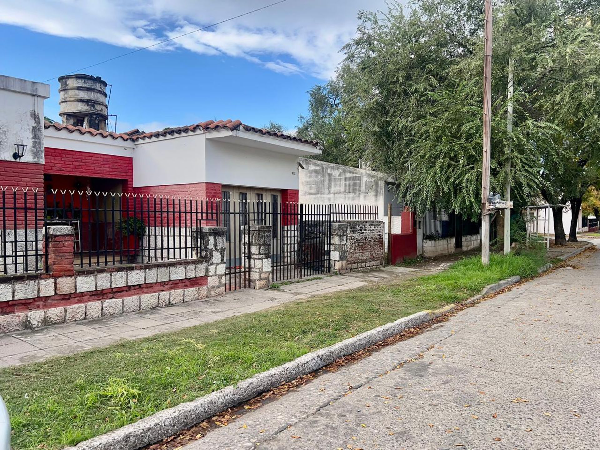 Miniatura 2 — Venta Casa Calle Pública 100 Calle Eva Perón 100