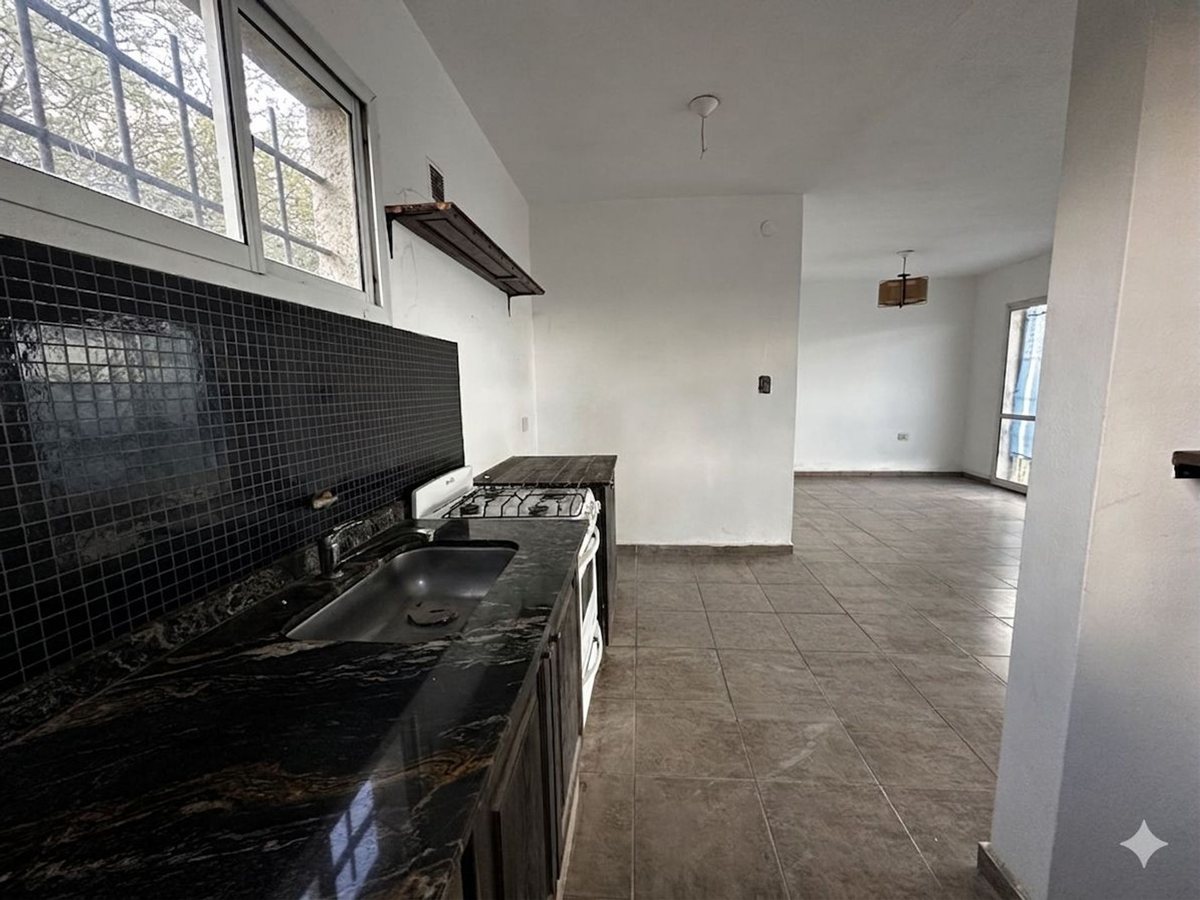 Miniatura 3 — Venta Casa Calle Pública 100 110 0