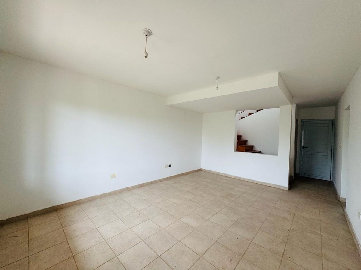 Miniatura 2 — Venta Casa Dúplex / PH Almirante Brown 900 La Cruz