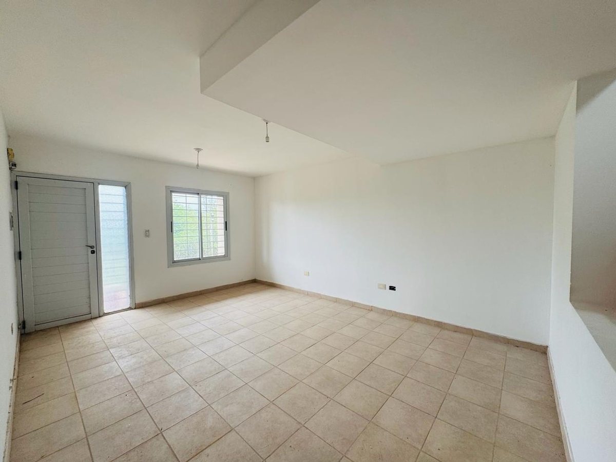 Miniatura 3 — Venta Casa Dúplex / PH Almirante Brown 900 La Cruz