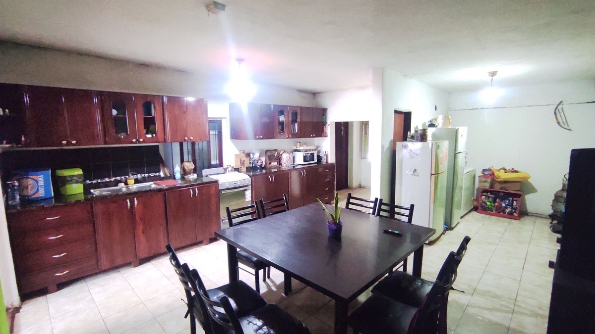 Vista principal de Casa en Barrio Compton 5500