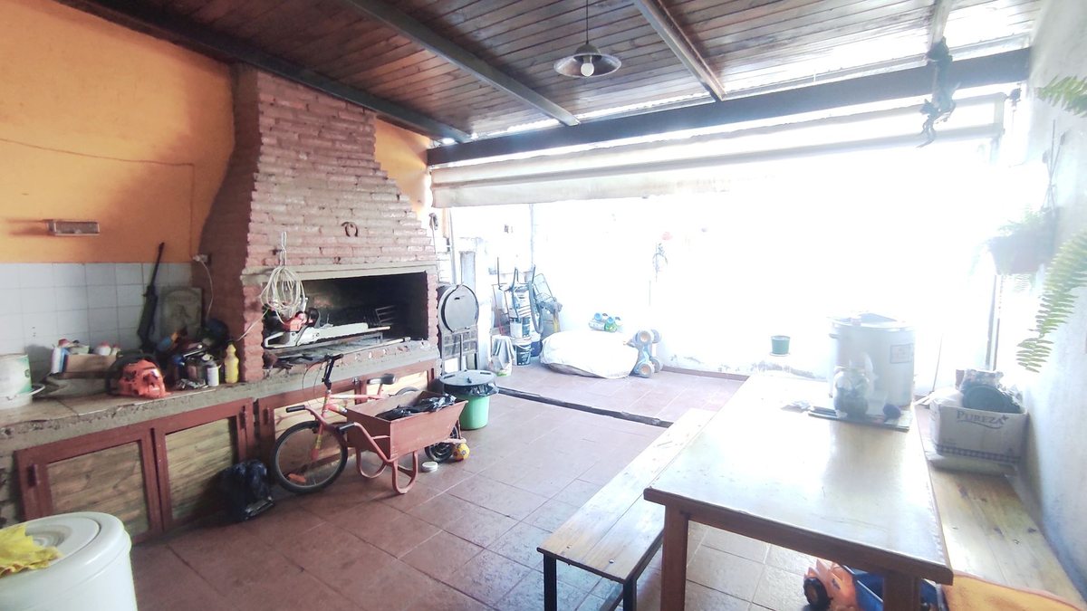 Miniatura 2 — Venta Casa Calle Pública 100 Compton 5500