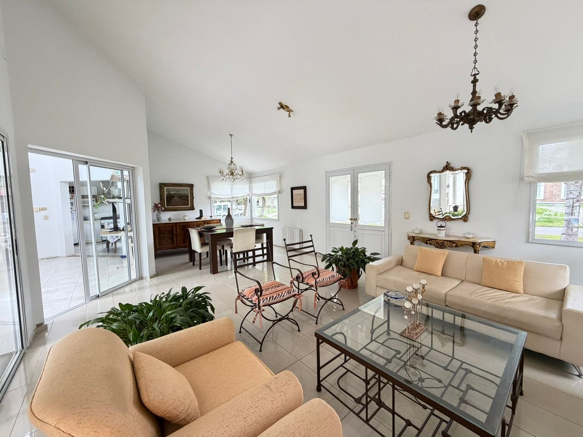 Miniatura 3 — Venta Casa San Isidro