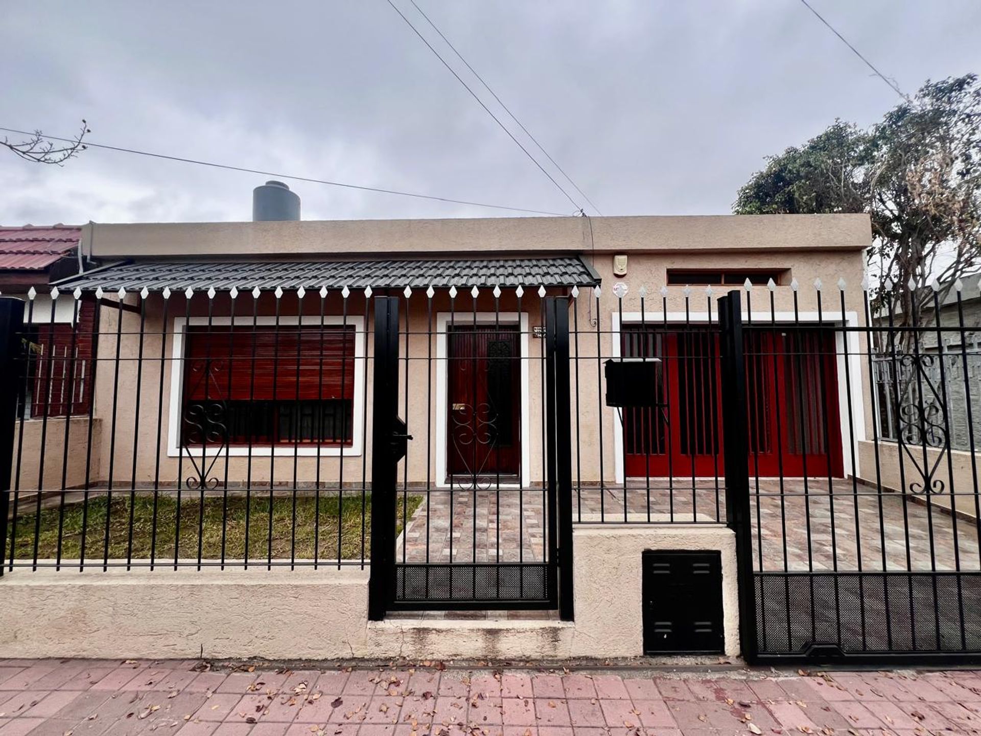 Miniatura 2 — Venta Casa Calle Pública 100 Obispo Carranza 1600