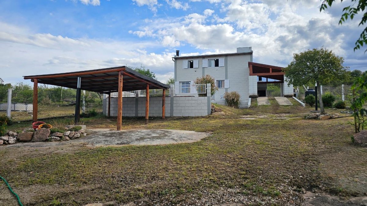 Miniatura 3 — Venta Casa Calle Pública 100 Avenida Bailon Bustos 300