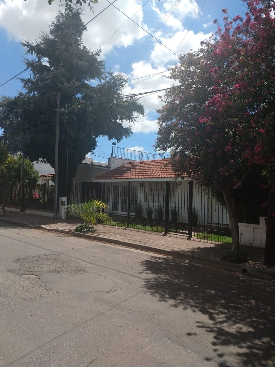 Vista principal de Casa en Barrio Extremadura 2300