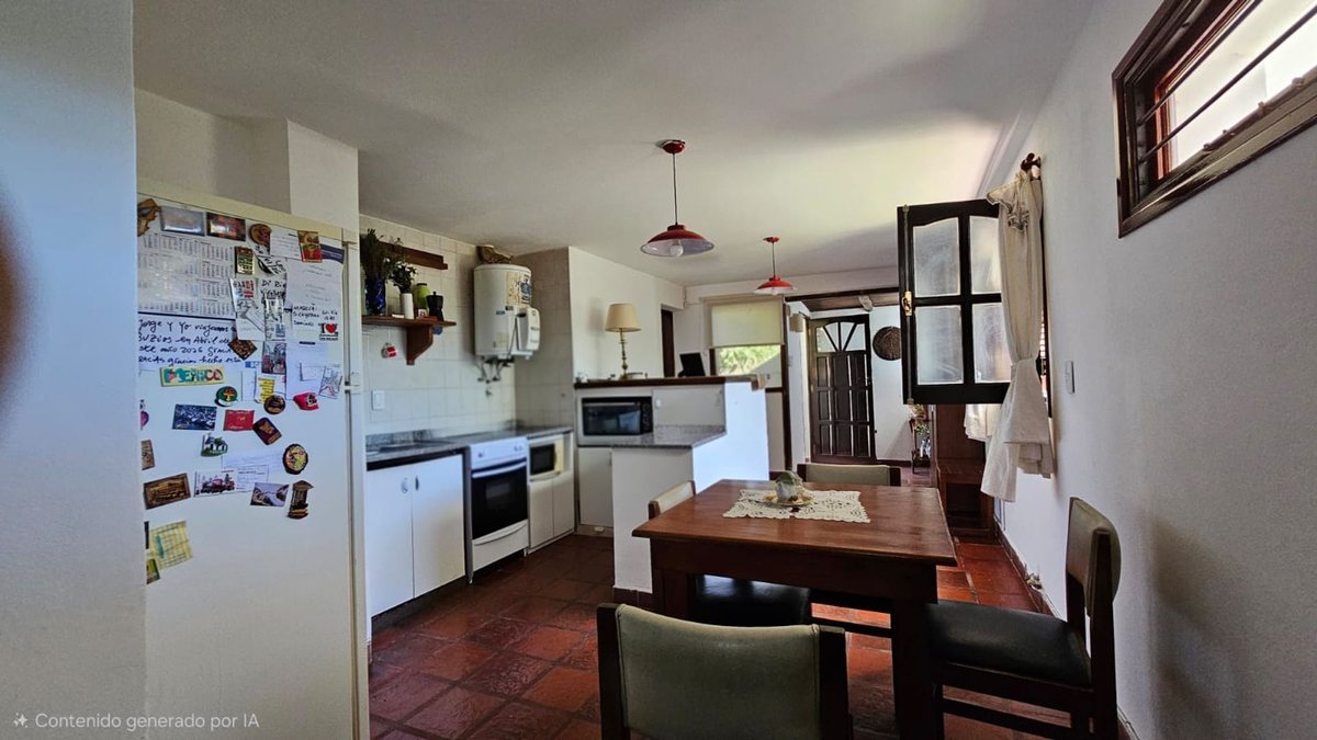 Miniatura 2 — Venta Casa Calle Pública 100 Sargento Cabral 300