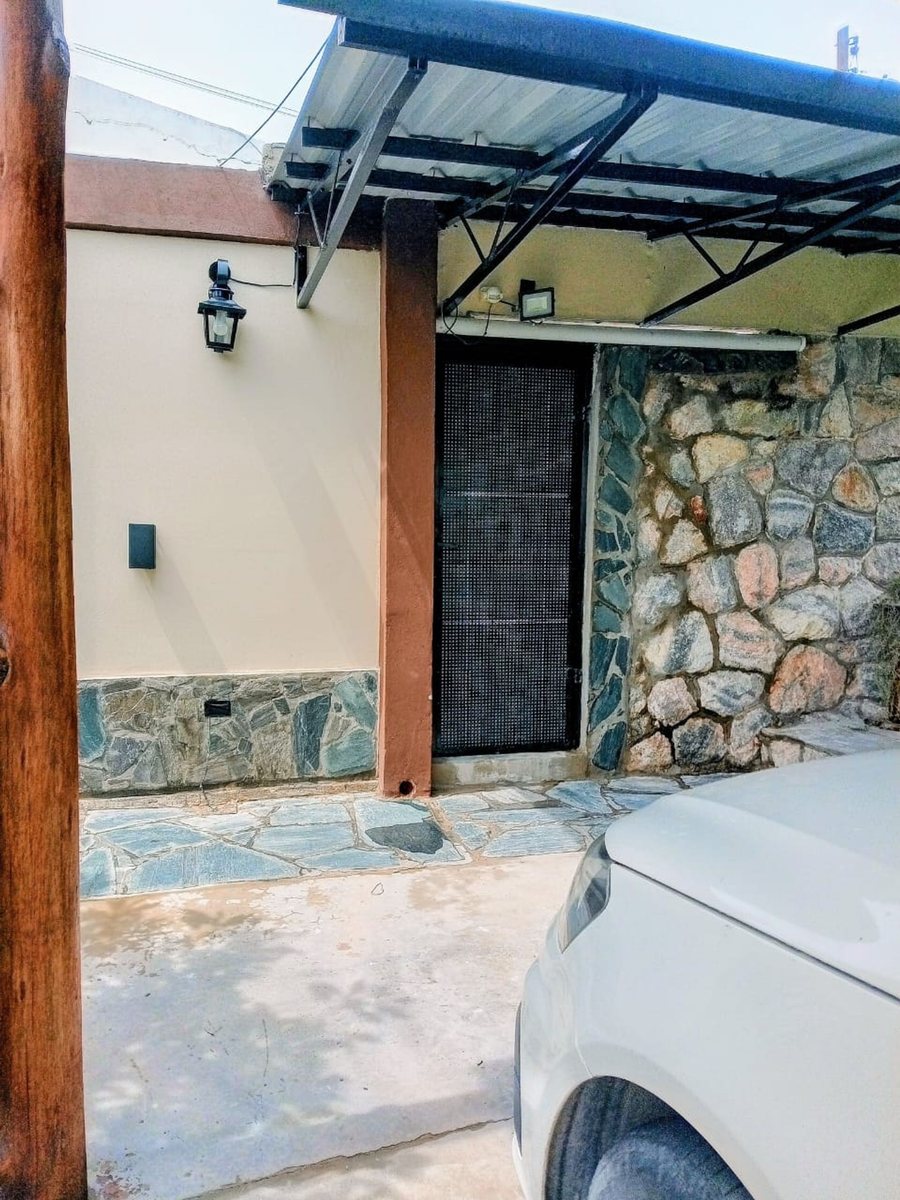 Miniatura 5 — Venta Casa Calle Pública 100 Sargento Cabral 300