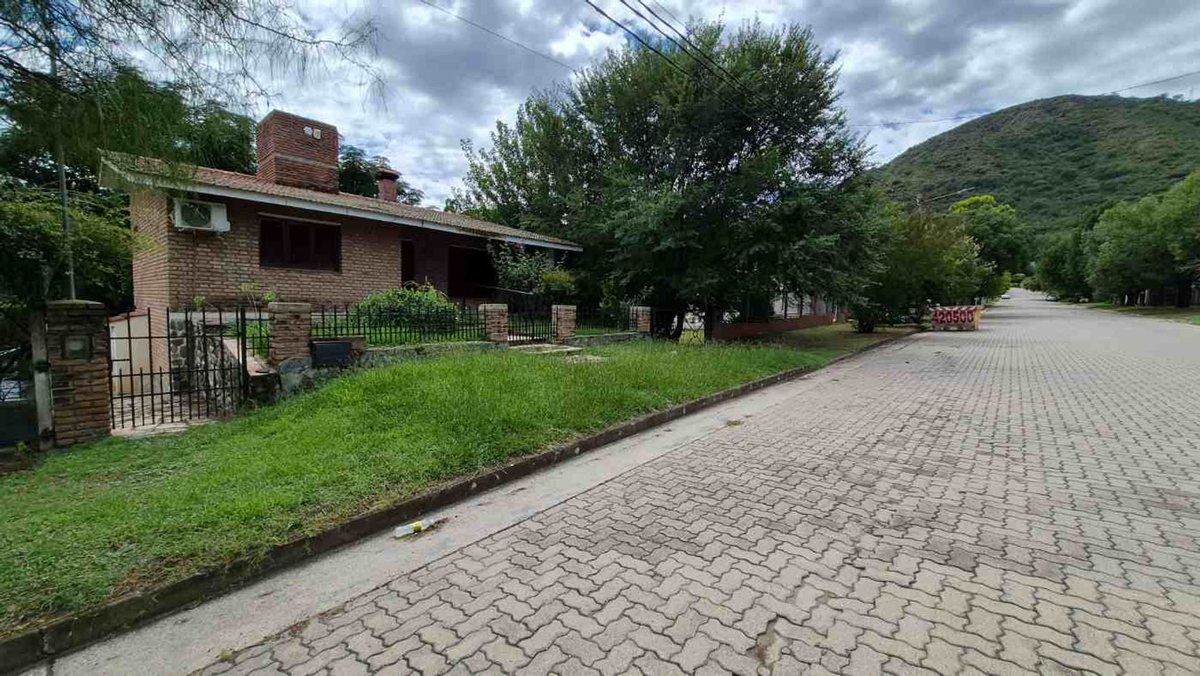 Miniatura 2 — Venta Casa Calle Pública 100 Gambarte 100