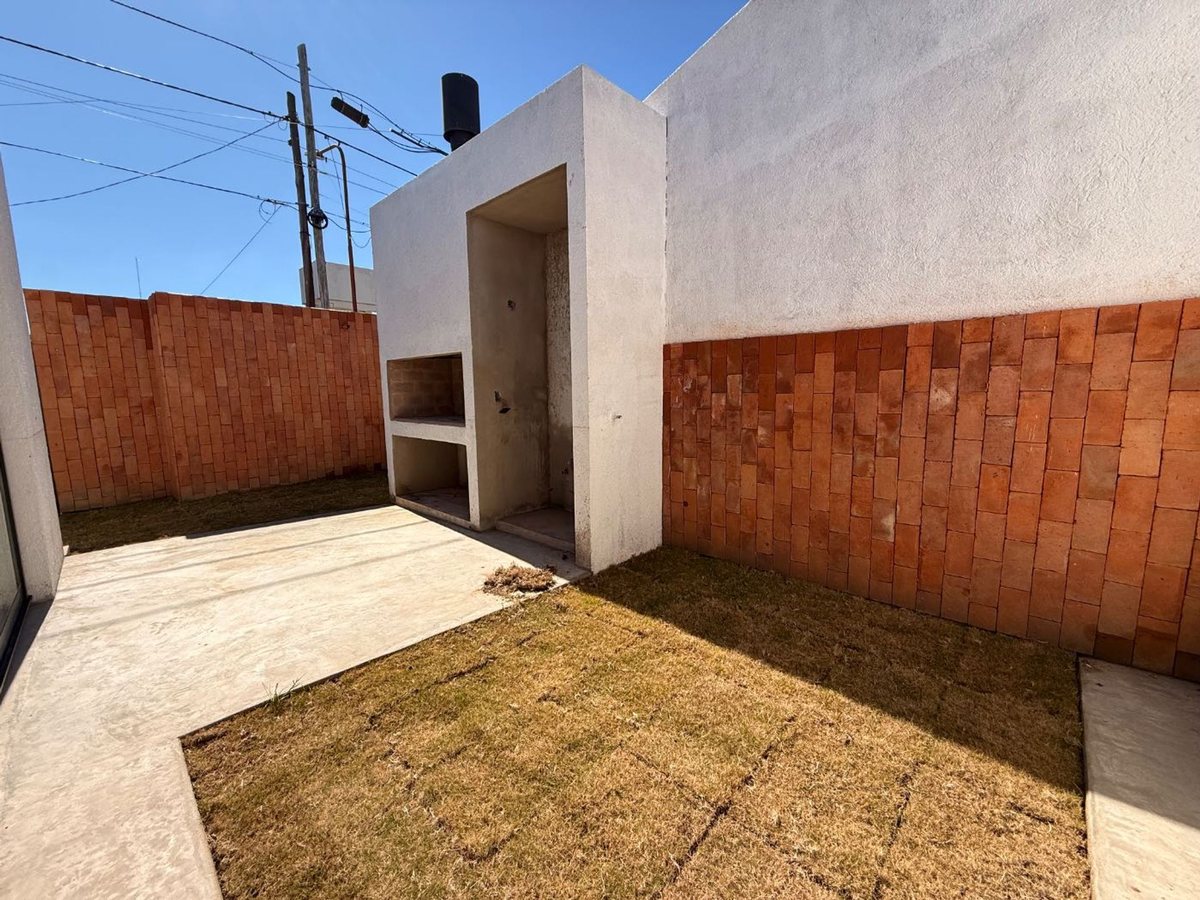 Miniatura 3 — Venta Casa Calle Pública 100 Manuel Belgrano 100