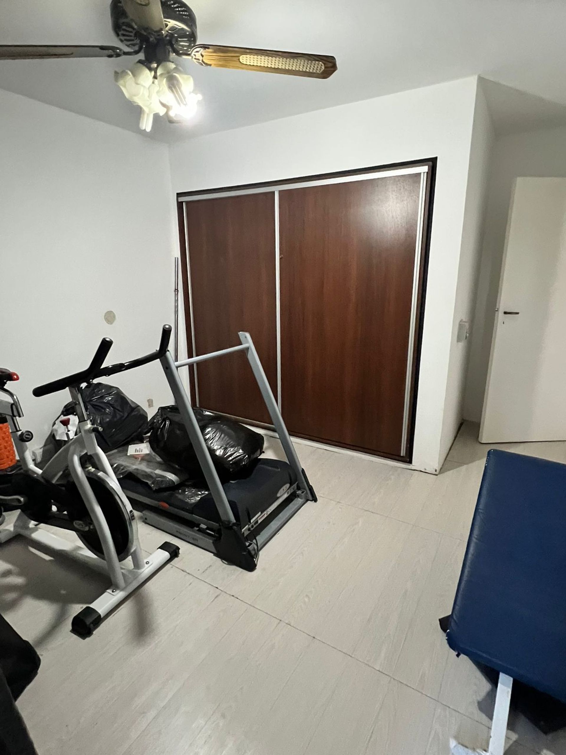 Miniatura 5 — Venta Departamento Calle Pública 100 Avenida Castro Barros 0