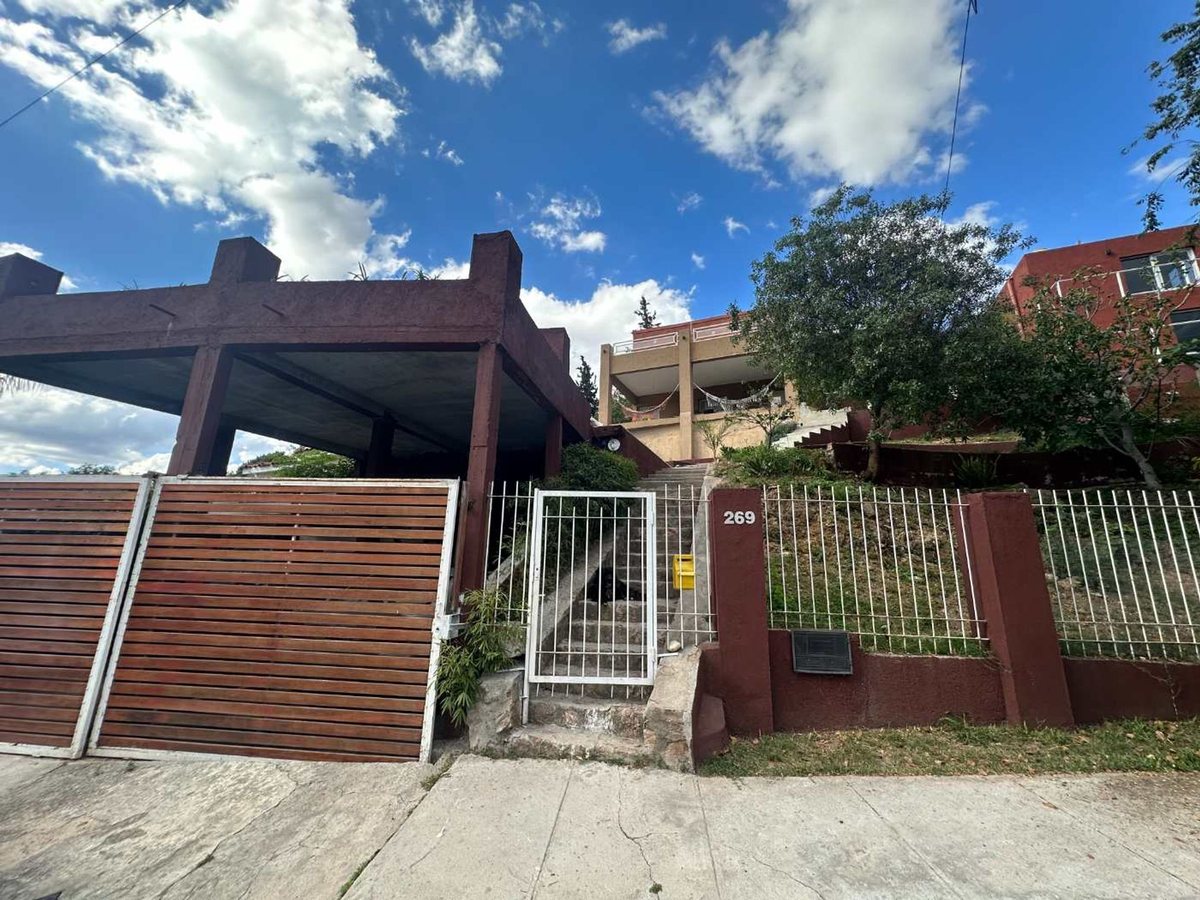 Miniatura 4 — Venta Casa Calle Pública 100 Los Lapachos 200