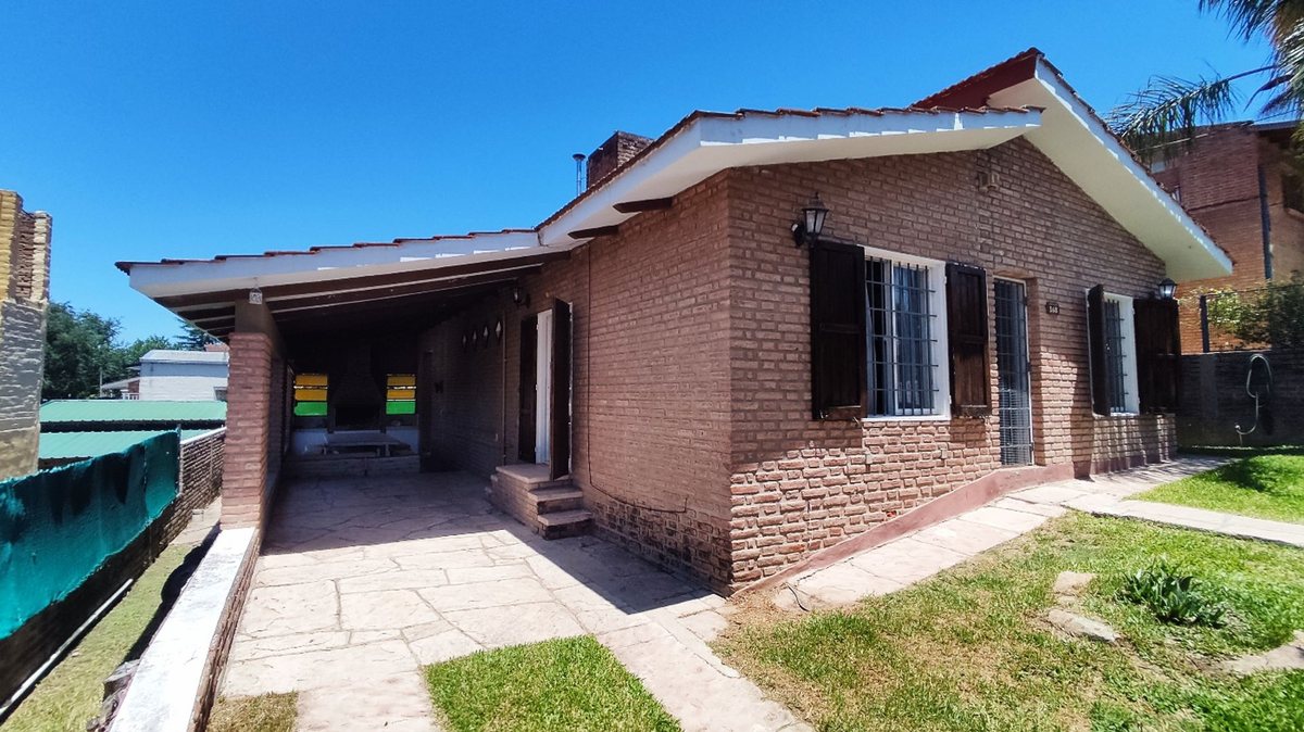 Miniatura 2 — Venta Casa Calle Pública 100 Rio de la Plata 100
