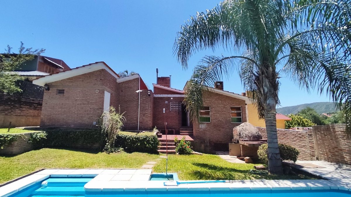 Miniatura 3 — Venta Casa Calle Pública 100 Rio de la Plata 100