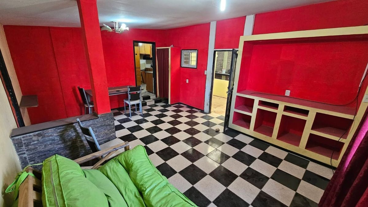 Vista principal de Casa en Barrio Venezuela 200