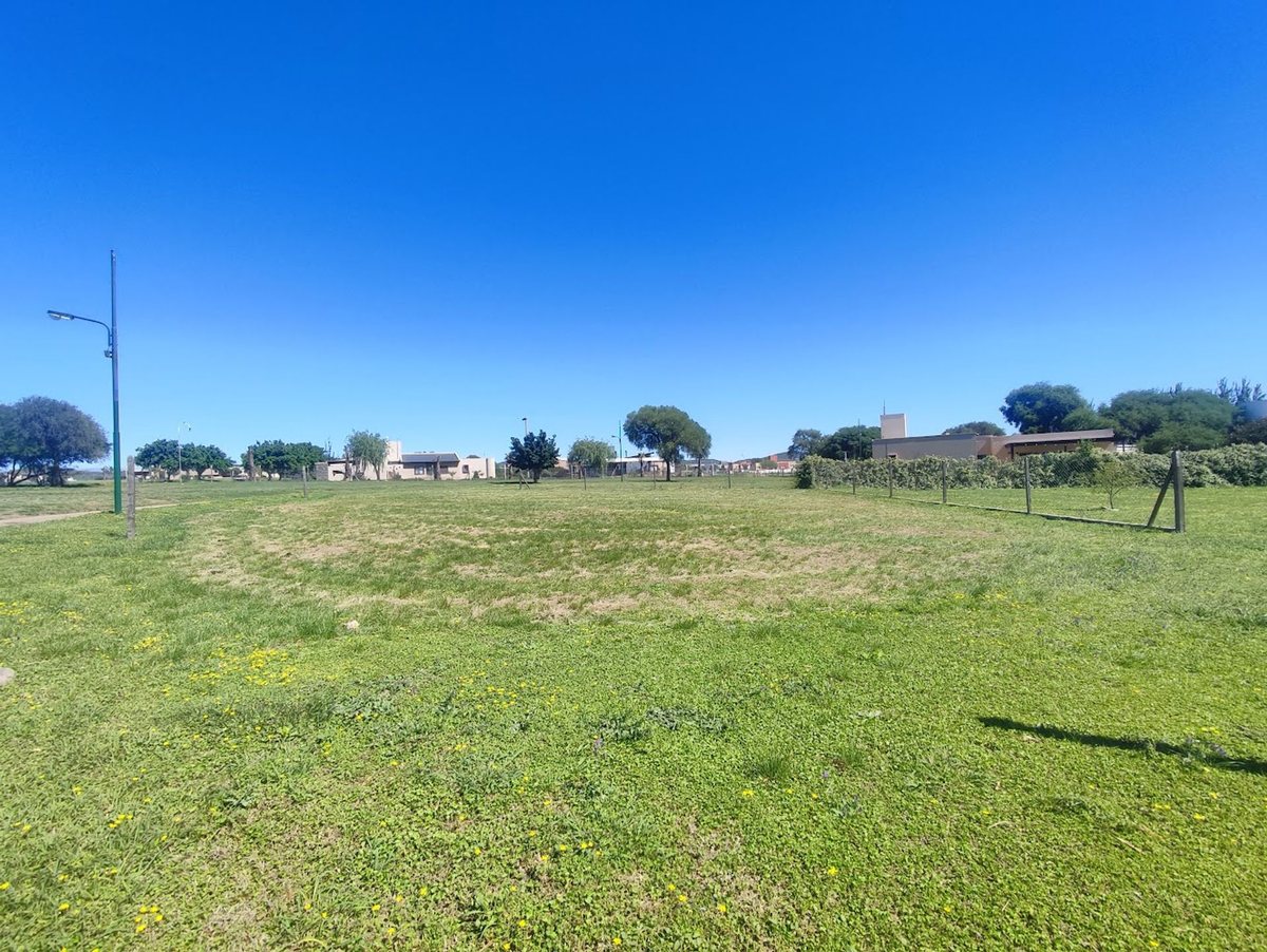 Miniatura 3 — Venta Terreno / Lote Calle Pública 100 Valle del Golf