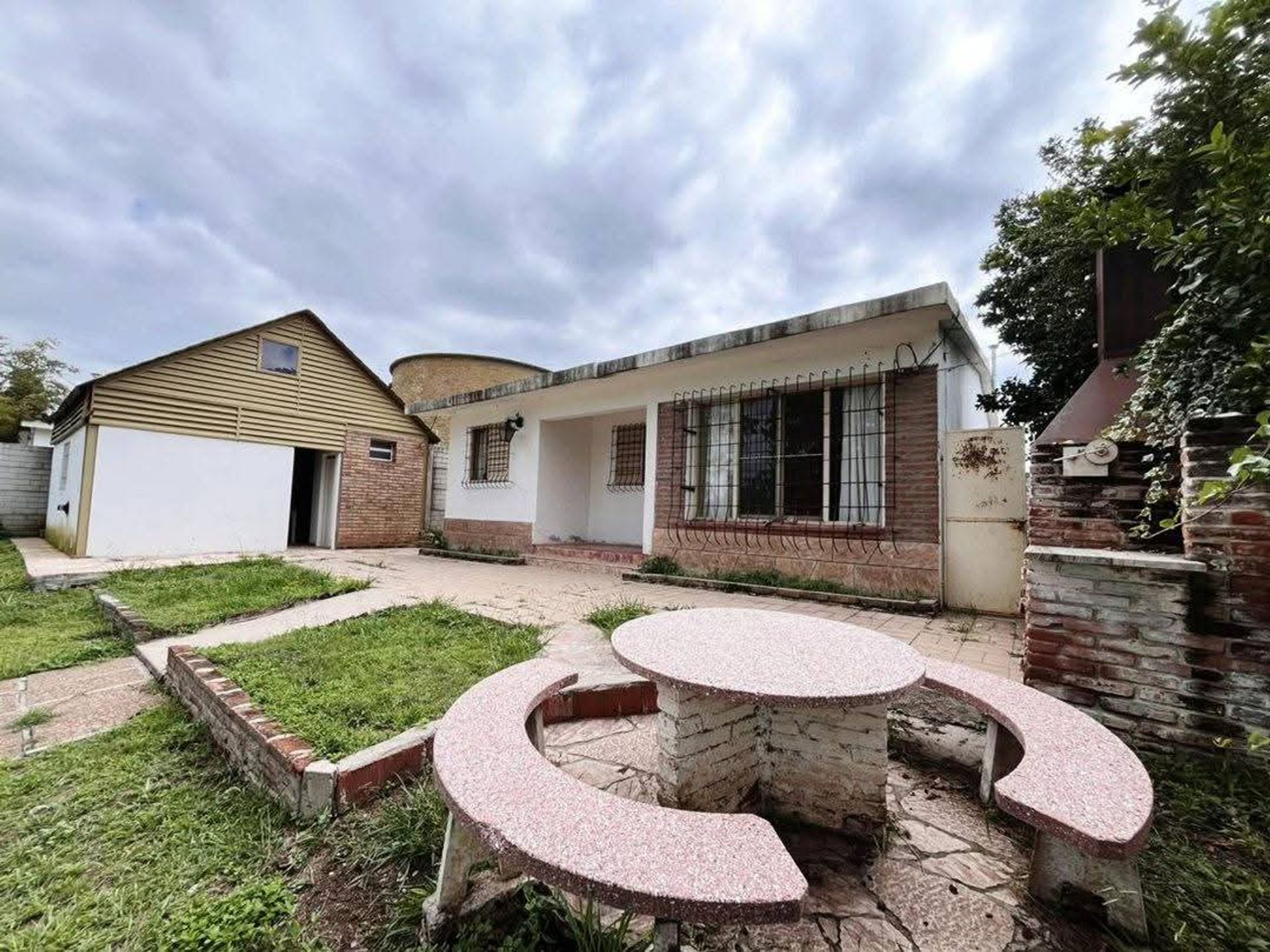 Vista principal de Casa en Barrio Las Camelias 100
